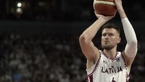 开云体育在线-打光最后一颗子弹！波津22中10空砍全场最高34分19板 末节5犯离场