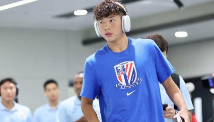 开云体育在线-路易斯跟申花合约即将到期，未来是否续签合同，引发球迷热议