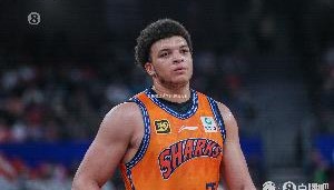 回上海？洛夫顿18分钟8投仅1中 罚球10中9拿到11分9板